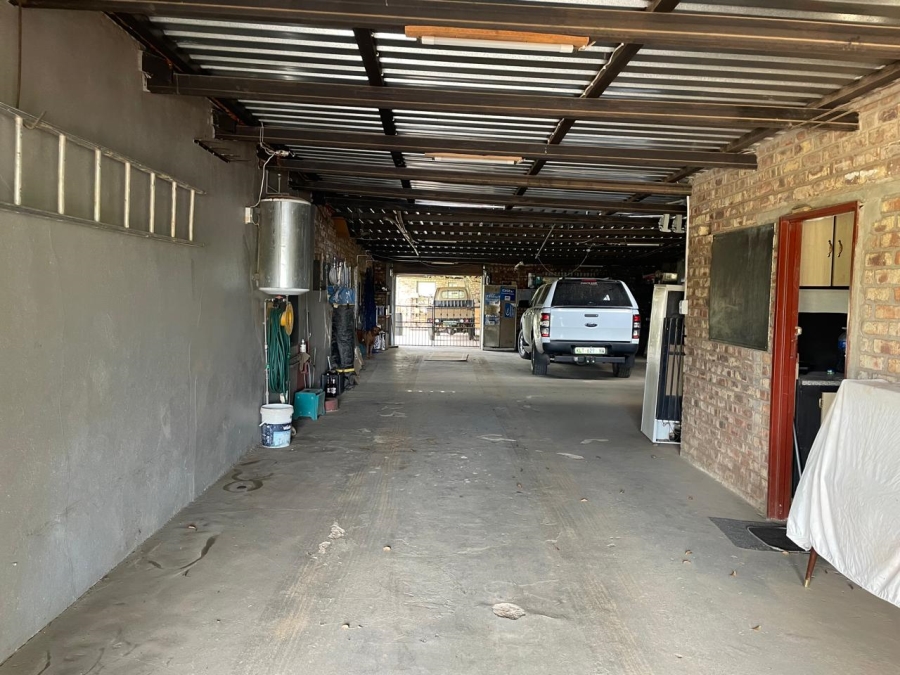 4 Bedroom Property for Sale in Christiana North West